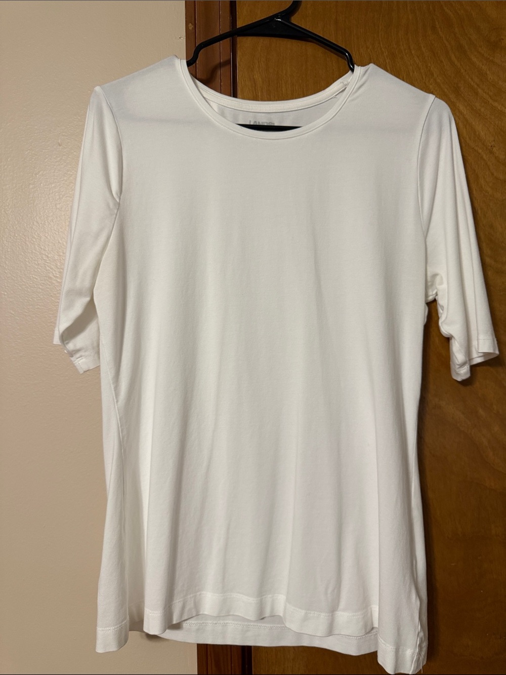 Women’s elbow length White Crewneck Shirt